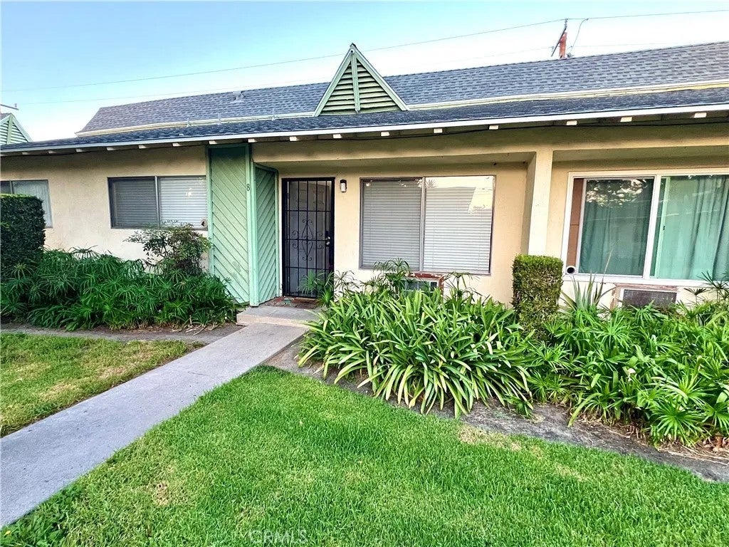 15712 Pasadena 8 — photo