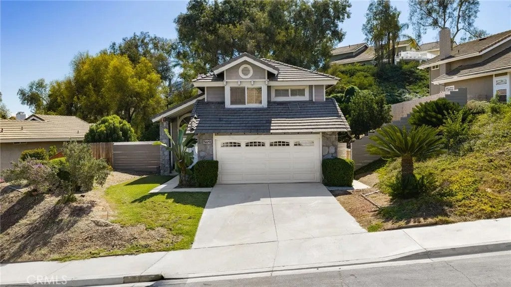 15521 Ficus Street — photo