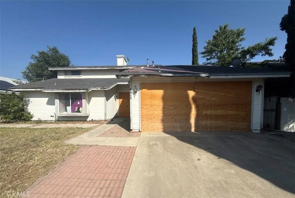 6065 Olive — photo