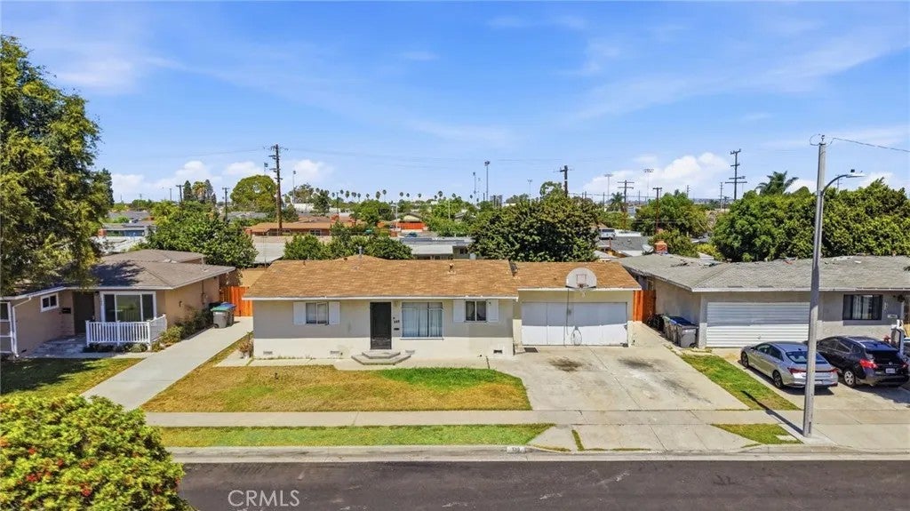 139 E 229th Street, Carson, CA 90745 — photo 2