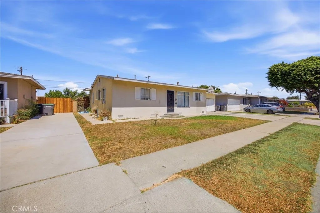 139 E 229th Street, Carson, CA 90745 — photo 3