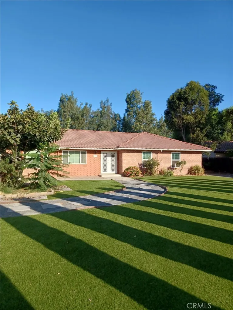1633 Sunup, Riverside, CA 92501 — photo 2