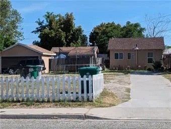 1831 Olive Avenue — photo