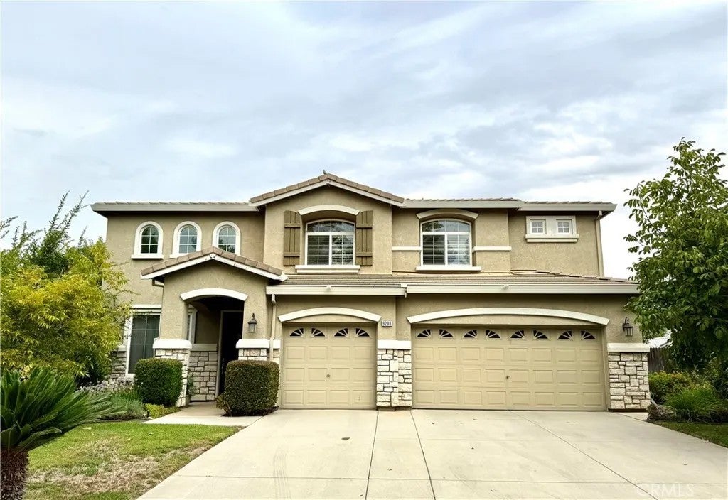 9200 Hunters Creek Way — photo