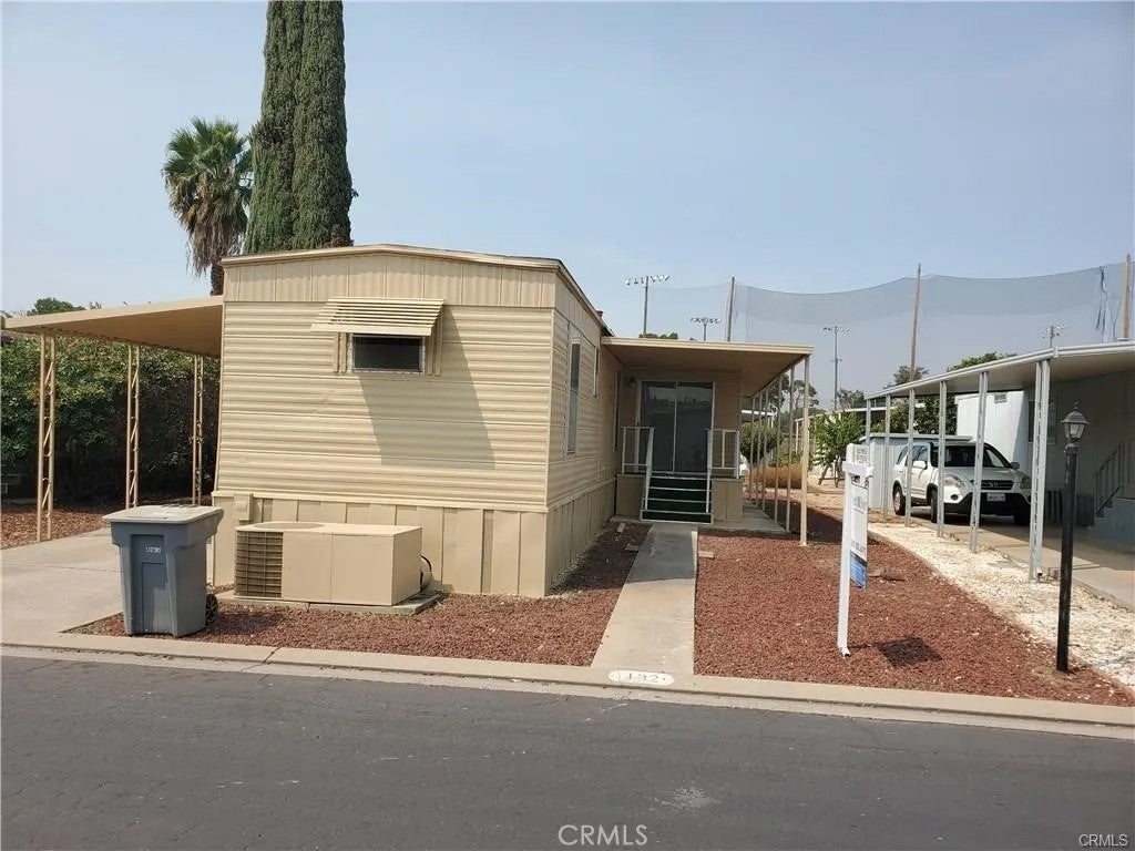 2240 Golden Oak Ln #132 — photo