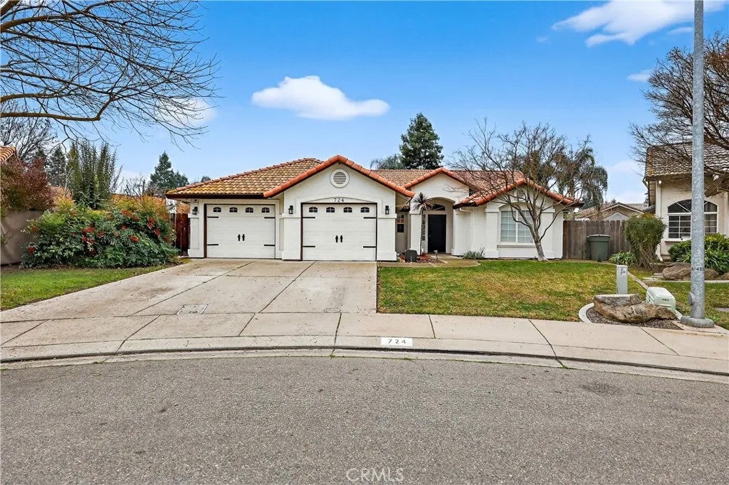 724 Robin Drive — photo