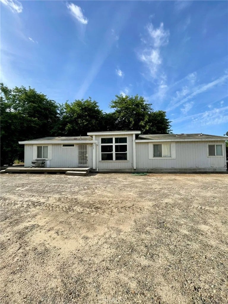 8753 Rose Ave. — photo