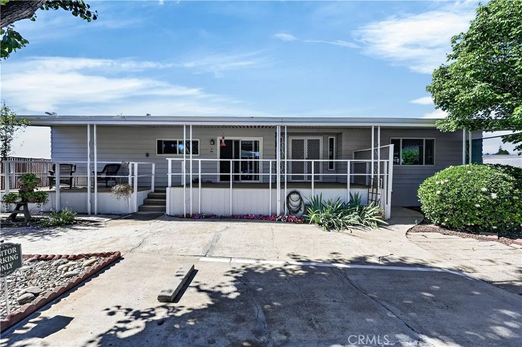 2240 Golden Oak 11 — photo