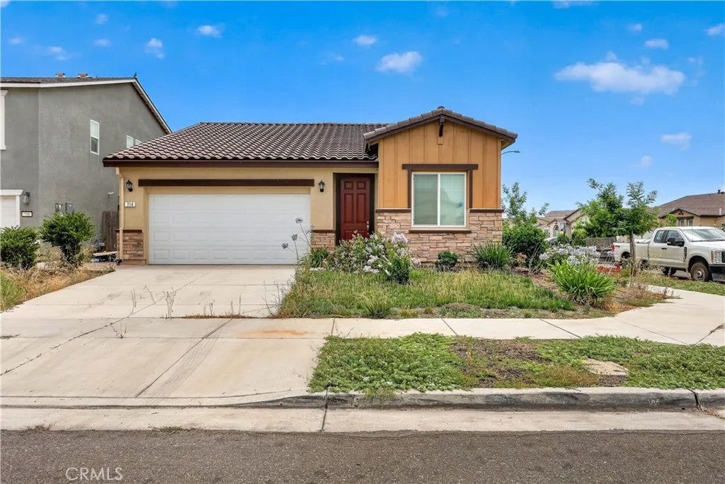 714 Suzanne — photo