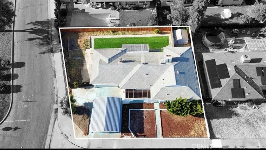 111 PACEMAKER DR — photo 3