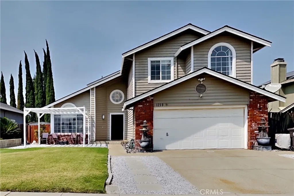 1219 Mohr Circle — photo
