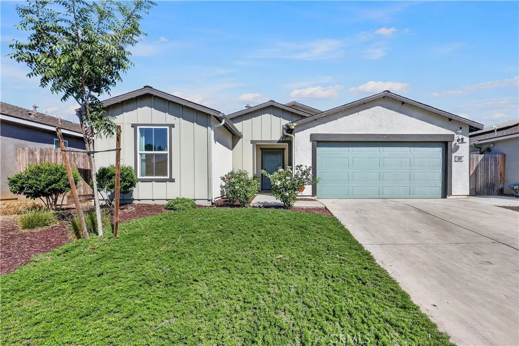 209 Grand View Court — photo