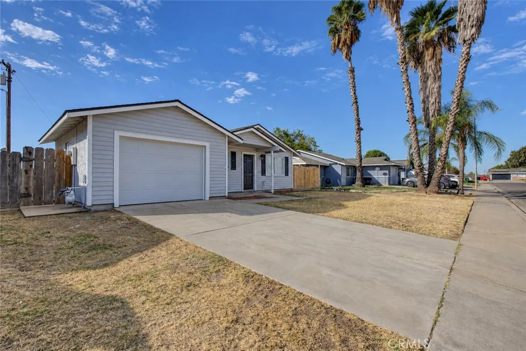 2425 Apache Street, Merced, CA 95348 — photo 2