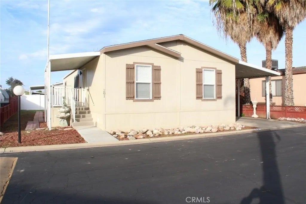 2572 S Willow 201 — photo