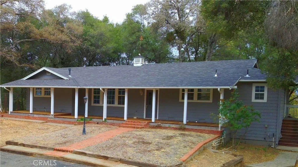 5264 Davis Road — photo