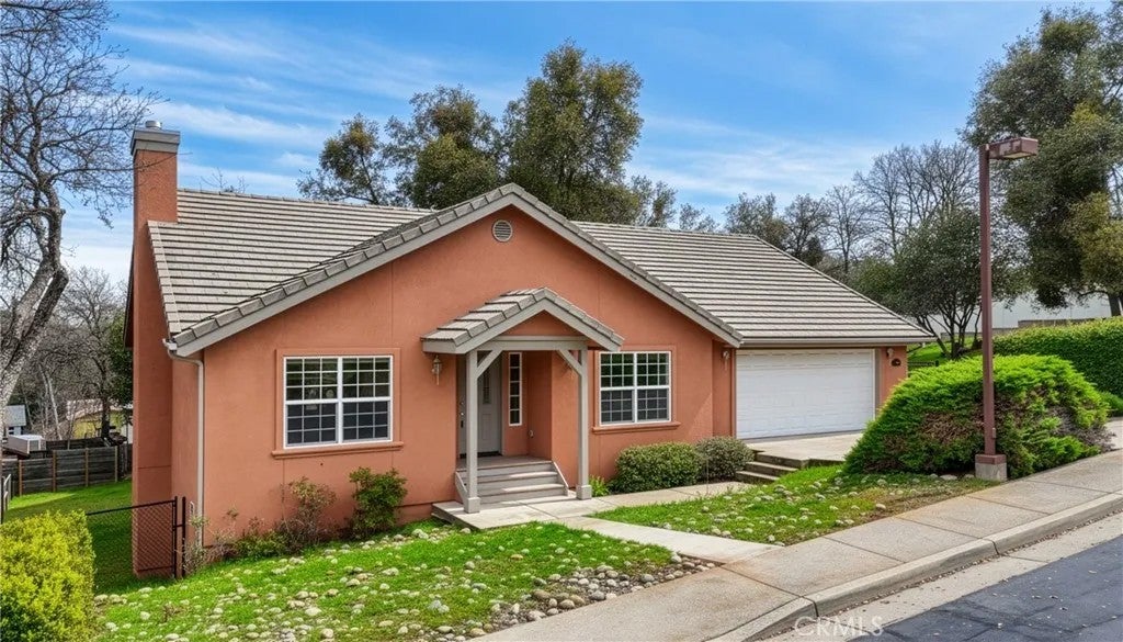 5301 Farfalla Circle — photo