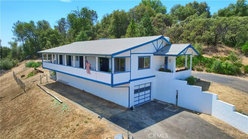 5767 Meadow Lane — photo