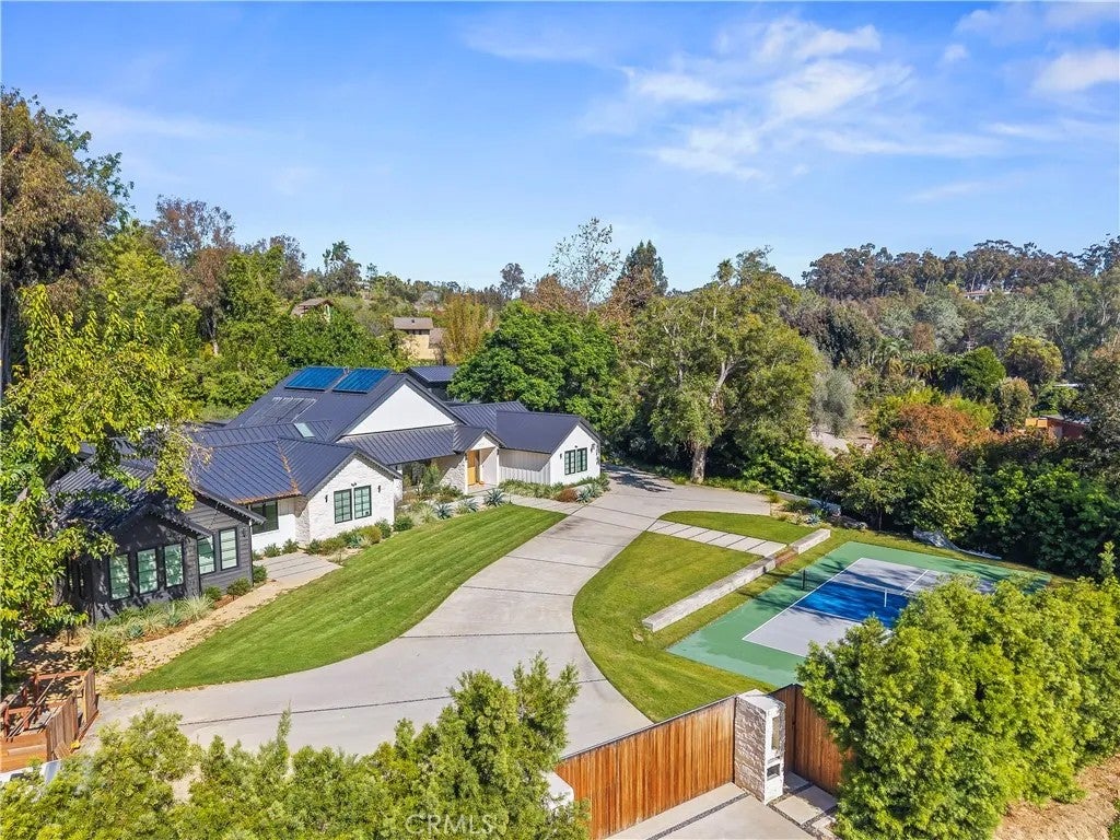 4874 Sun Valley Rd. — photo