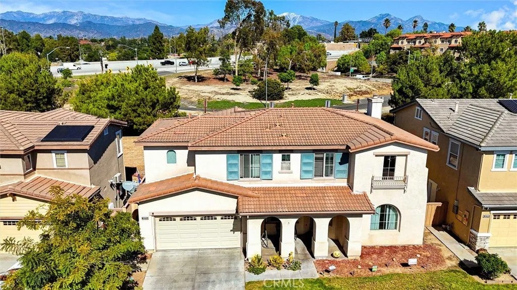 3295 E Springcreek — photo