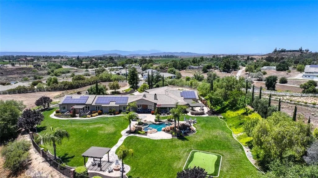 39520 Colleen Way — photo