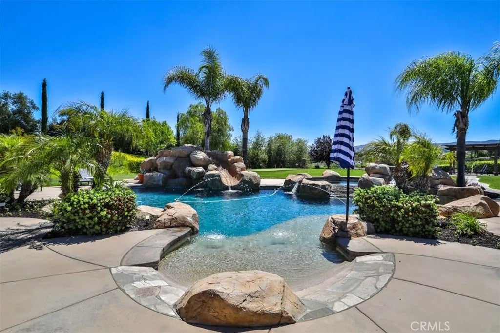 39520 Colleen Way — photo