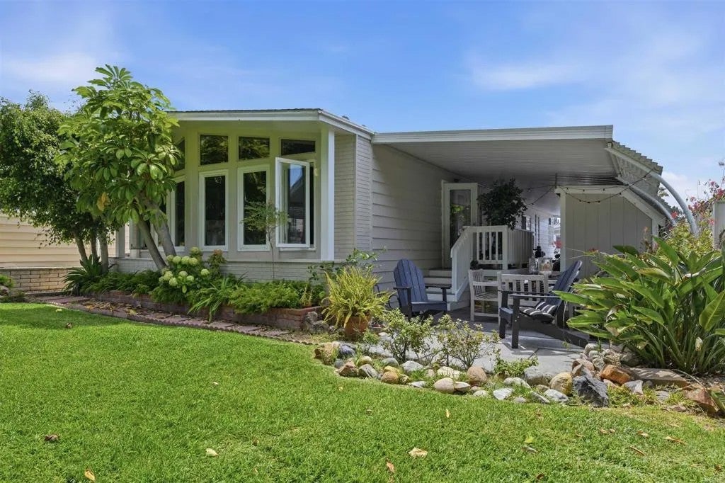 7234 Santa Barbara 319 — photo