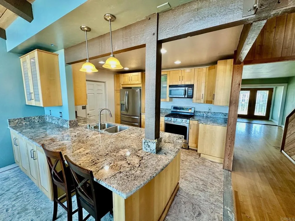 880 Crest View Road, Vista, CA 92081 — photo 2