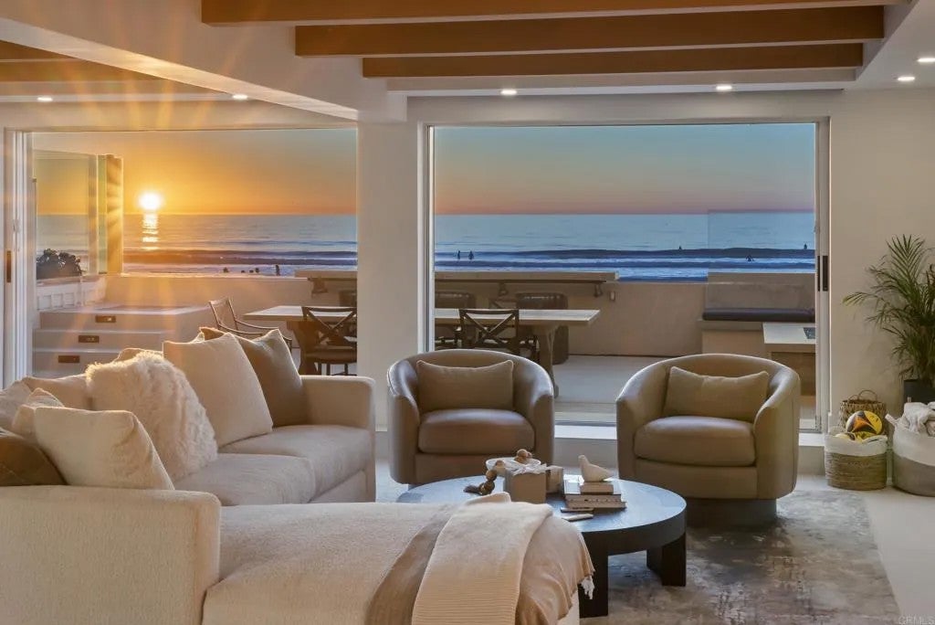 2016 Ocean Front — photo