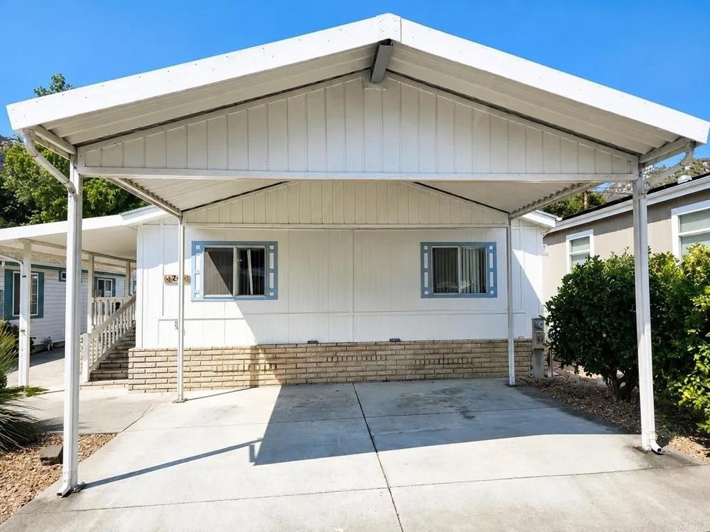 8975 Lawrence Welk Drive 4 — photo