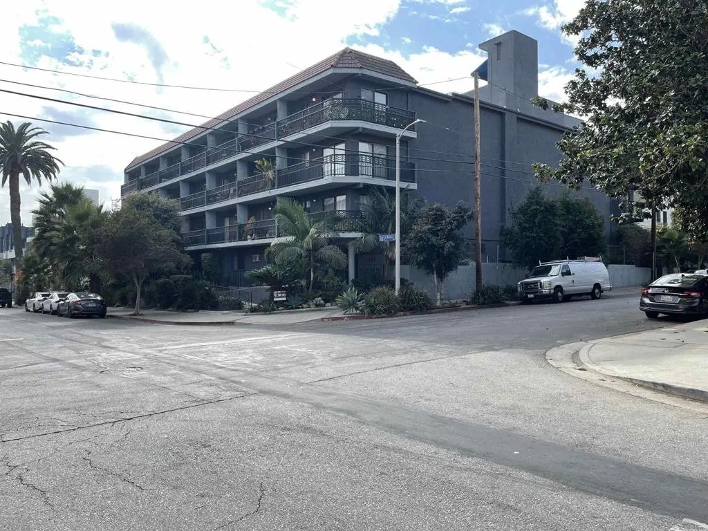 1355 N Sierra Bonita Avenue 204 — photo