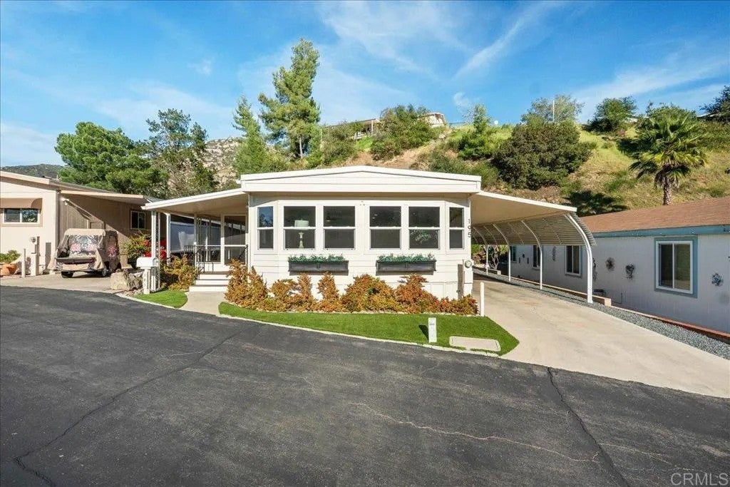 8975 Lawrence Welk Drive Spc 195 — photo