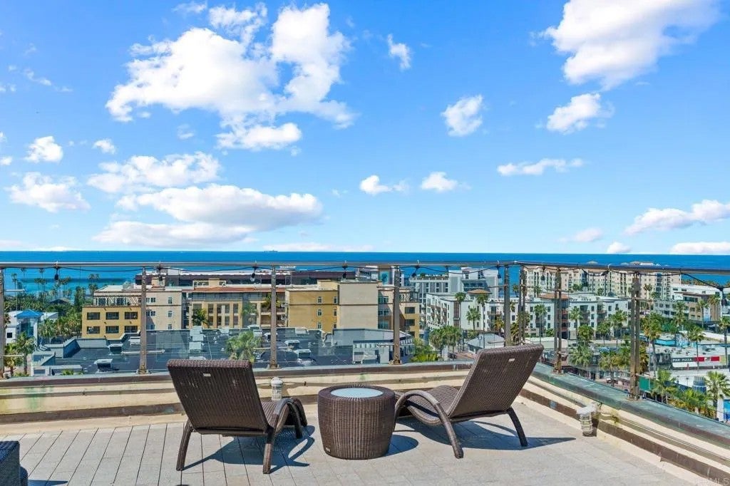 550 Seagaze Drive 19 — photo