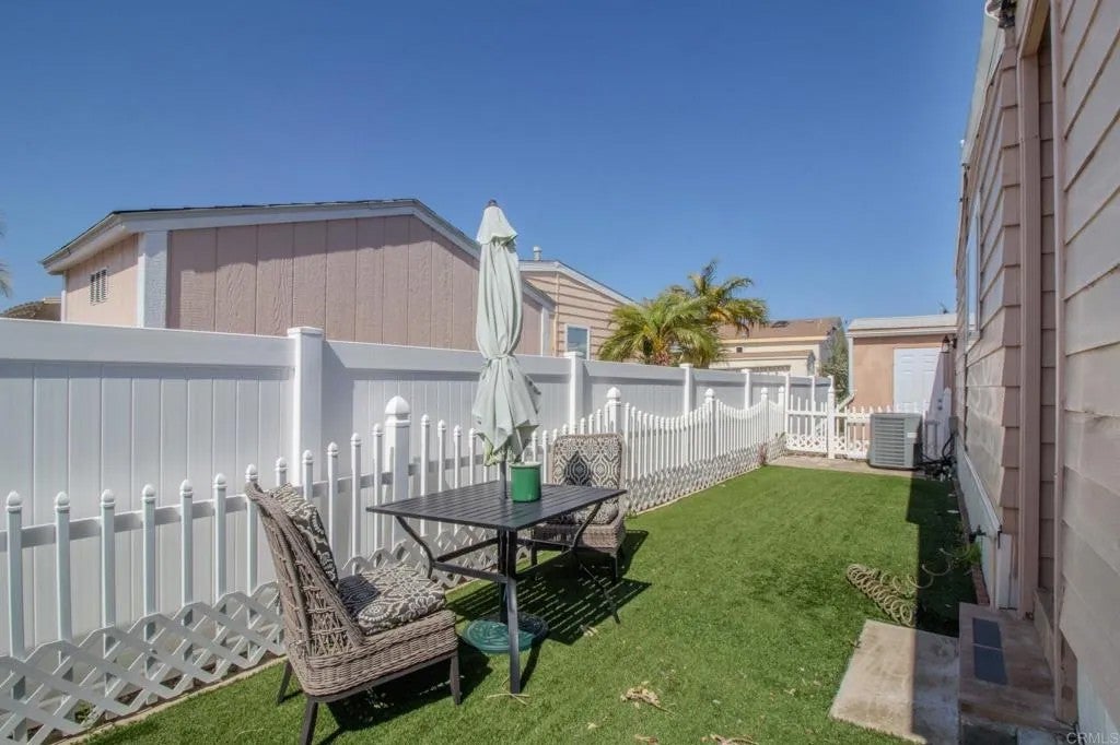 200 N El Camino Real Spc 181 — photo