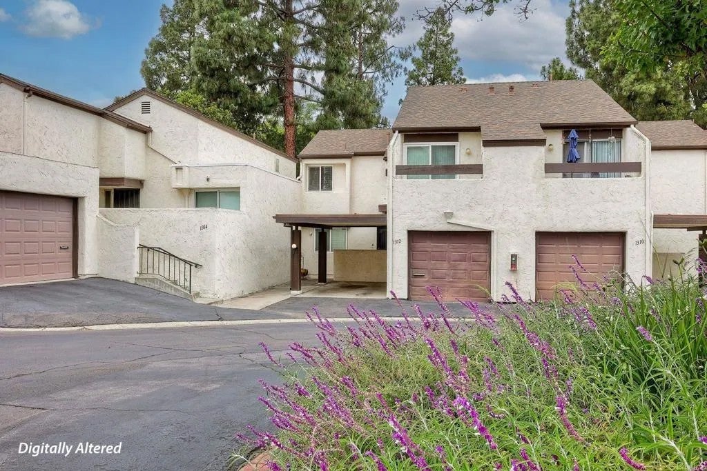 1312 Hawk Lane — photo