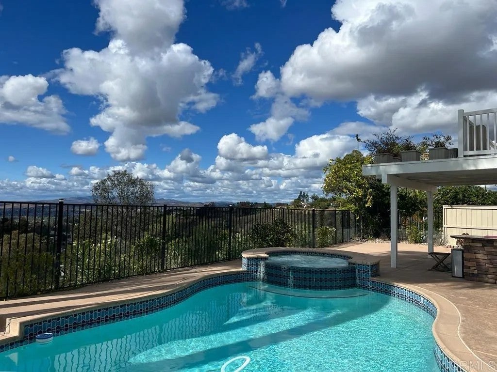 1036 Erin Drive — photo