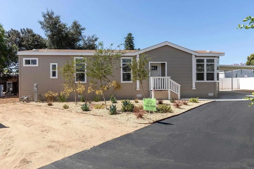 971 Borden 118 — photo