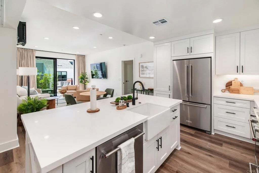 1105 Catania Court 203 — photo