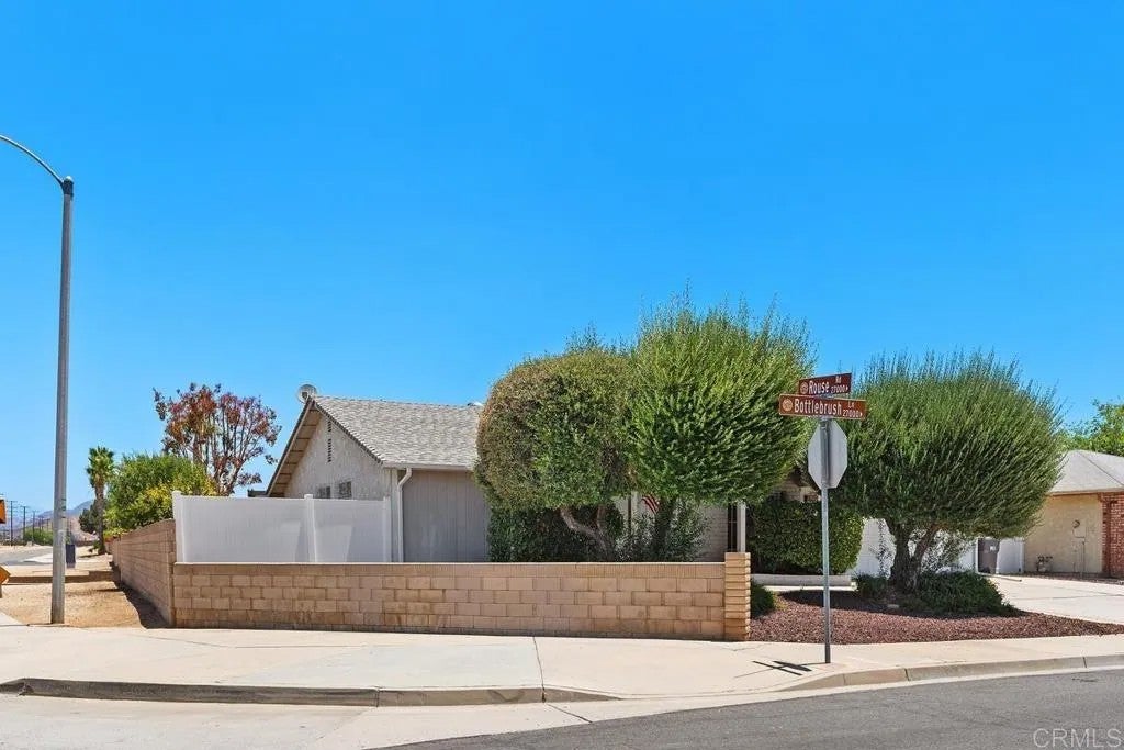 27012 Bottlebrush Lane — photo