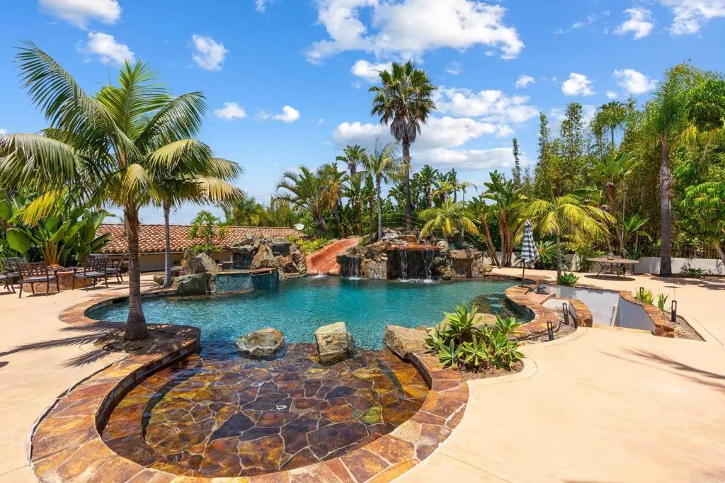 1668 Crest Drive, Encinitas, CA 92024 — photo 3