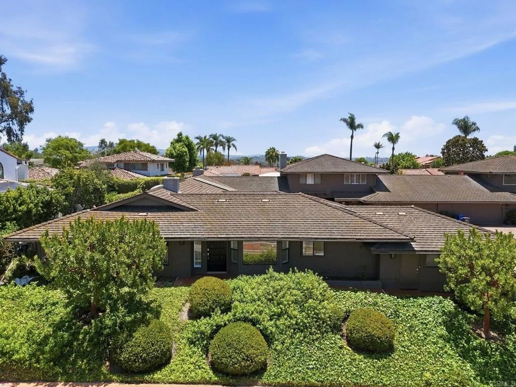 6137 Paseo Delicias — photo