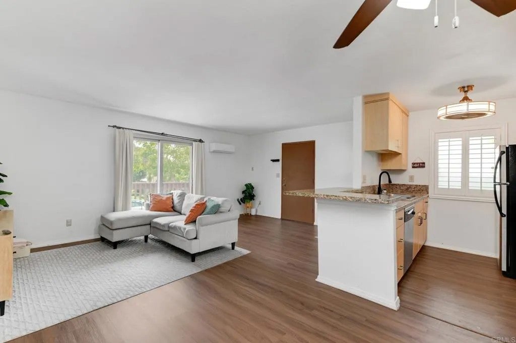 6470 Bell Bluff Ave — photo