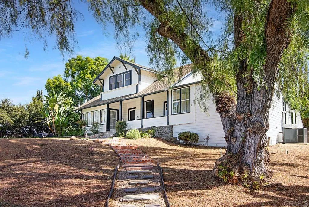210 S Vine Street, Fallbrook, CA 92028 — photo 3