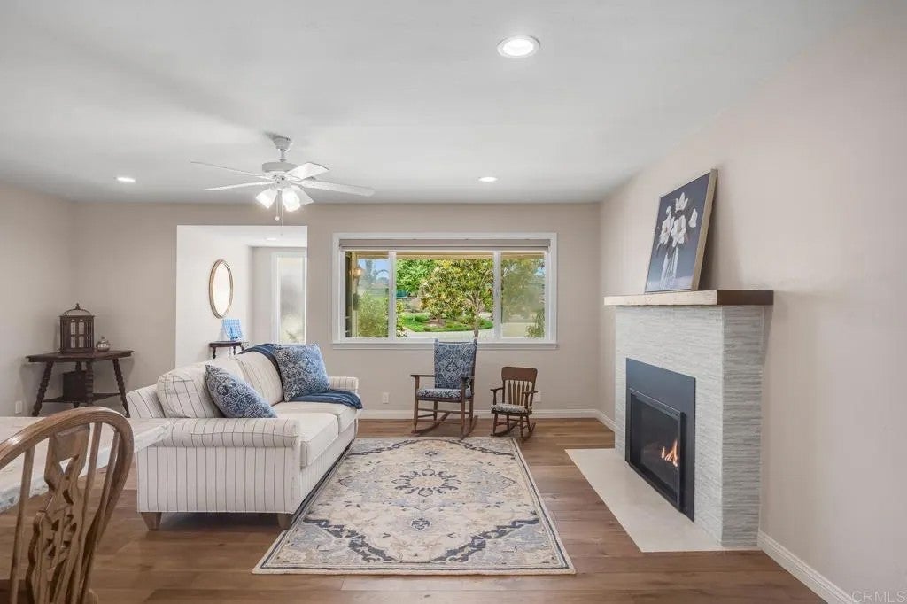 2211 Winterwarm Dr, Fallbrook, CA 92028 — photo 2