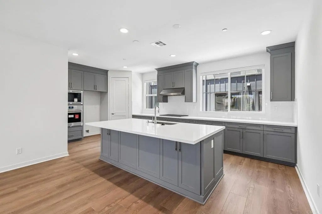 2544 Thyme Way — photo