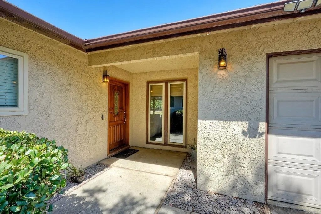 935 Tanya Lane — photo
