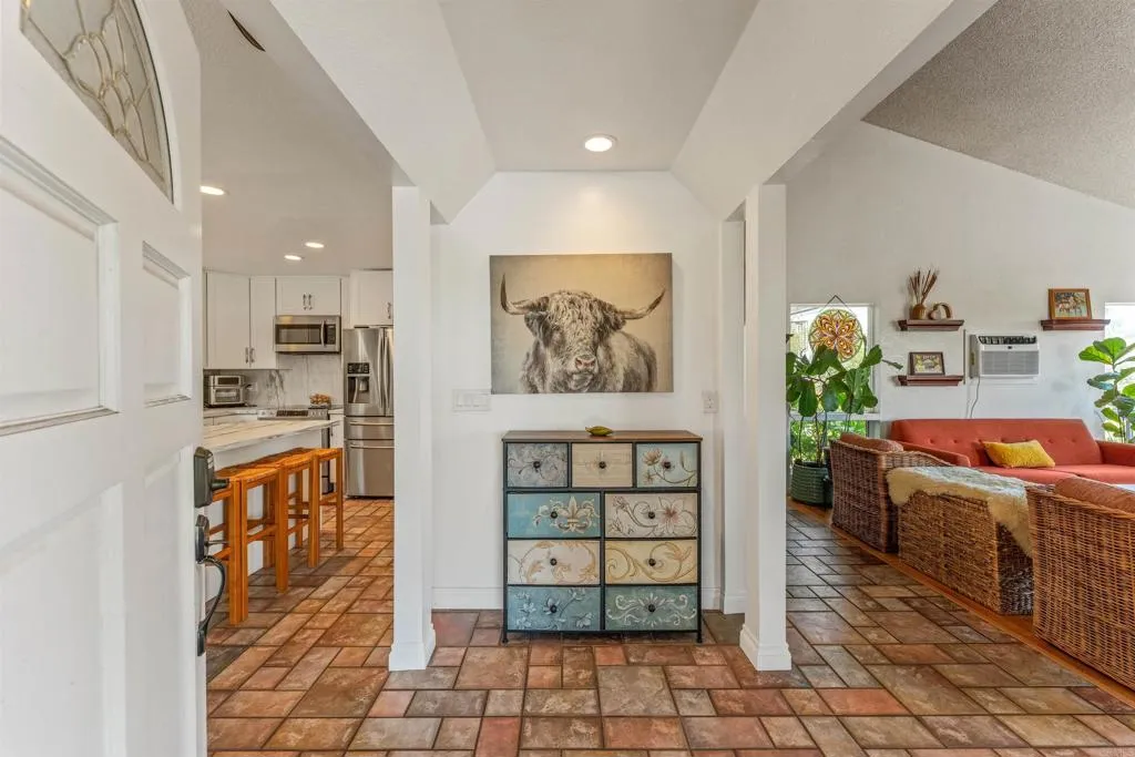 4439 La Canada, Fallbrook, CA 92028 — photo 2