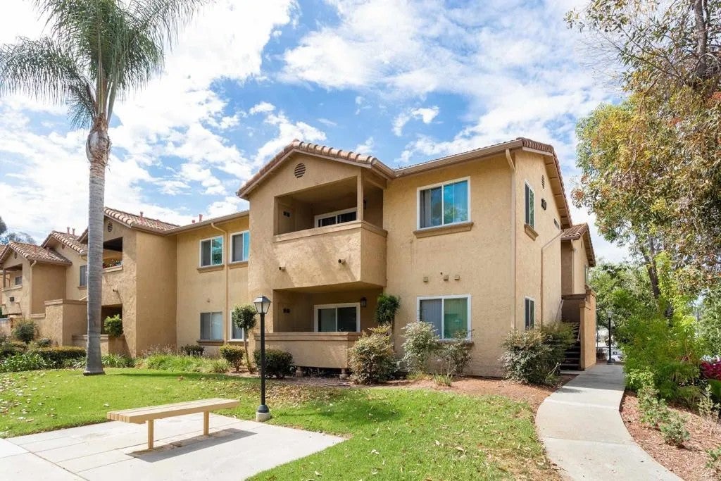 209 Woodland Parkway 121 — photo