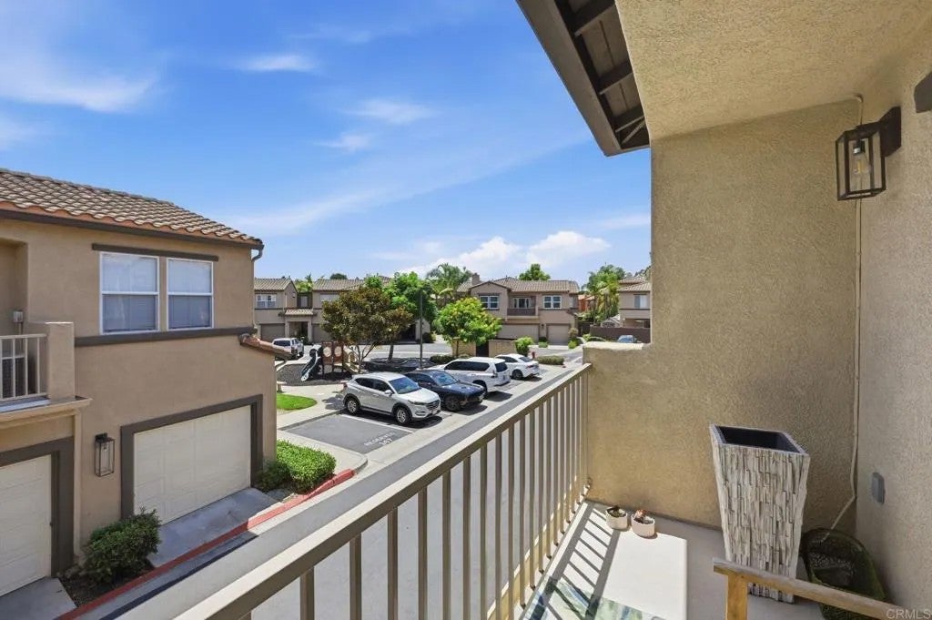 638 Sumner Way 1 — photo