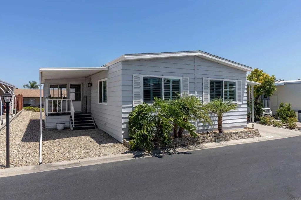 650 S Rancho Santa Fe 105 — photo