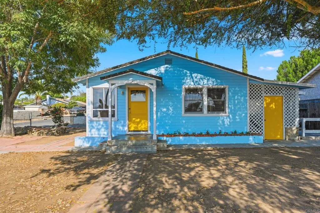 641 N Main Avenue, Fallbrook, CA 92028 — photo 2